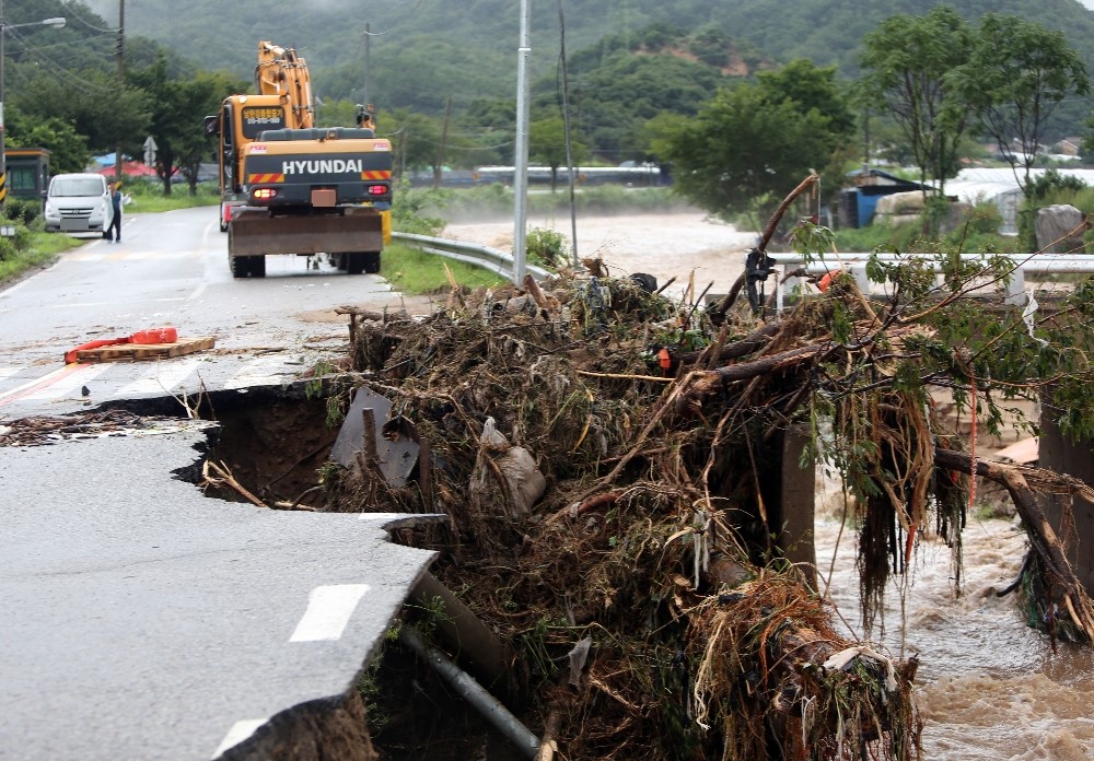 Güney Kore’de sağanak yağış: 6 ölü, 7 kayıp