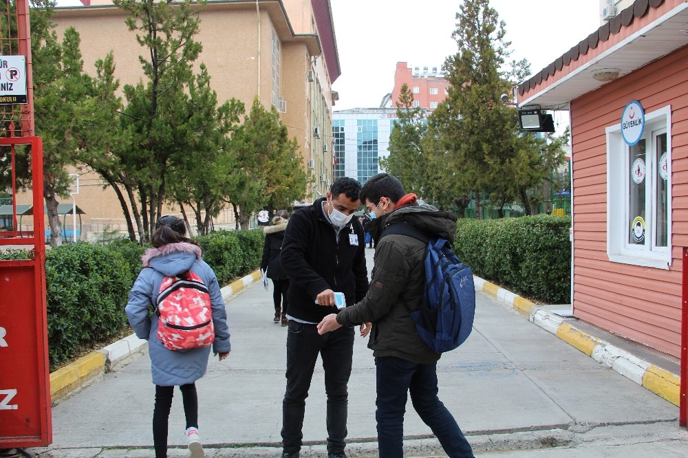 Cumhurbaşkanı Erdoğan müjdeyi verdi, Siirtli öğrenciler okulların yolunu tuttu