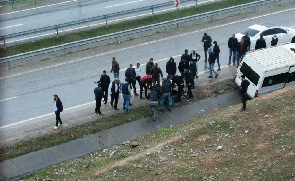 Siirt’te minibüs ile motosiklet çarpıştı: 1 yaralı