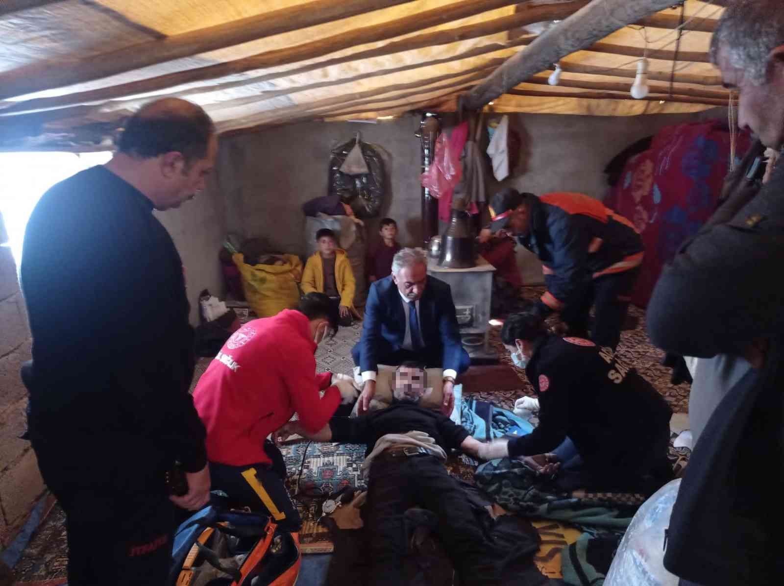 Siirt’te sis nedeniyle kamyon göçerlerin yaşadığı çadıra daldı: 1 yaralı