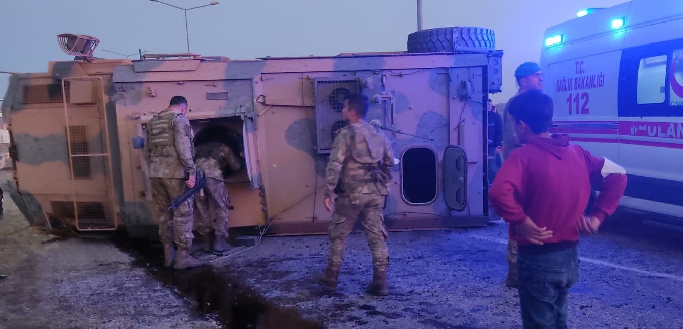 Siirt’te zırhlı askeri araç devrildi